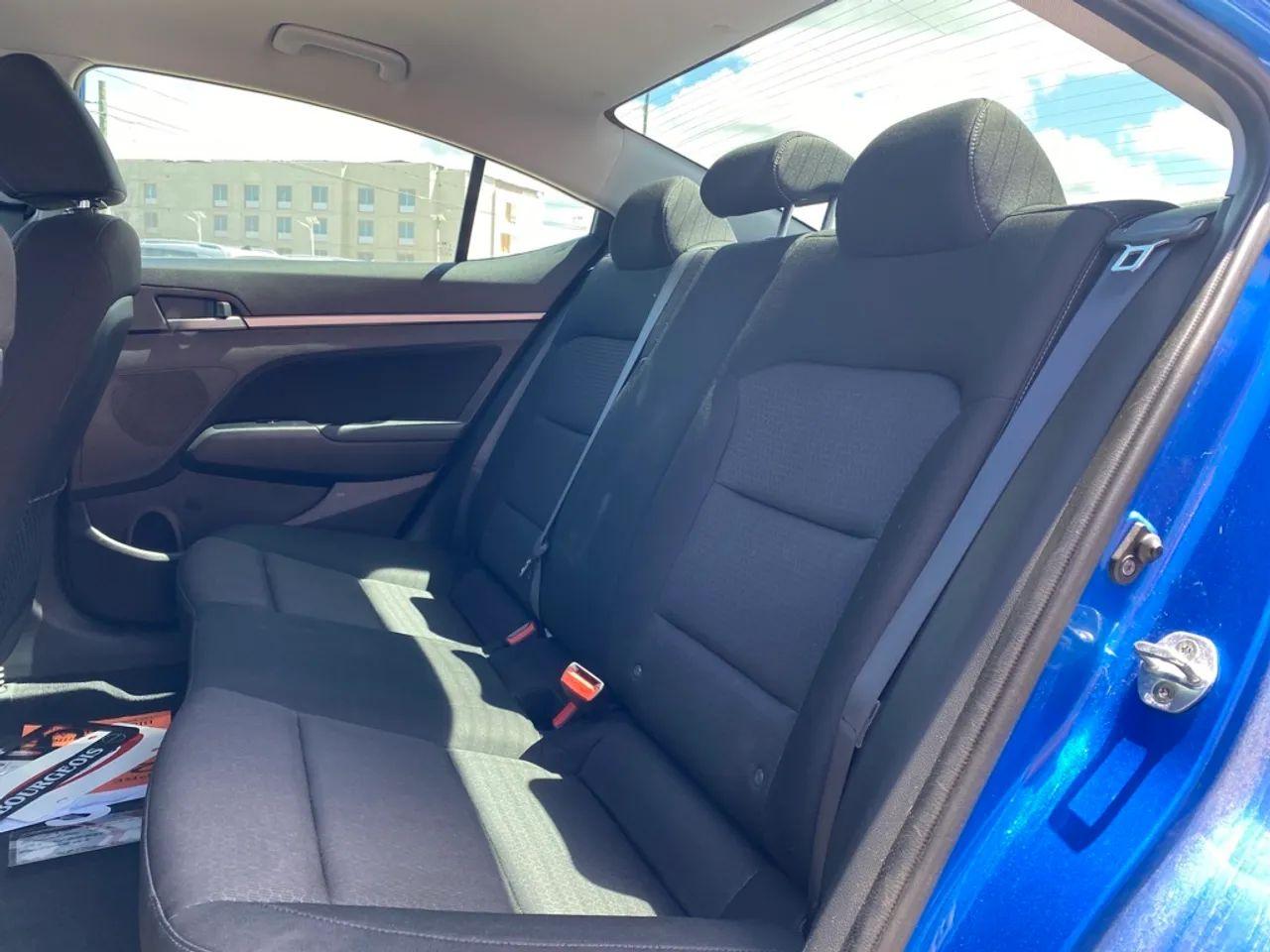 2017 Hyundai Elantra GL-4
