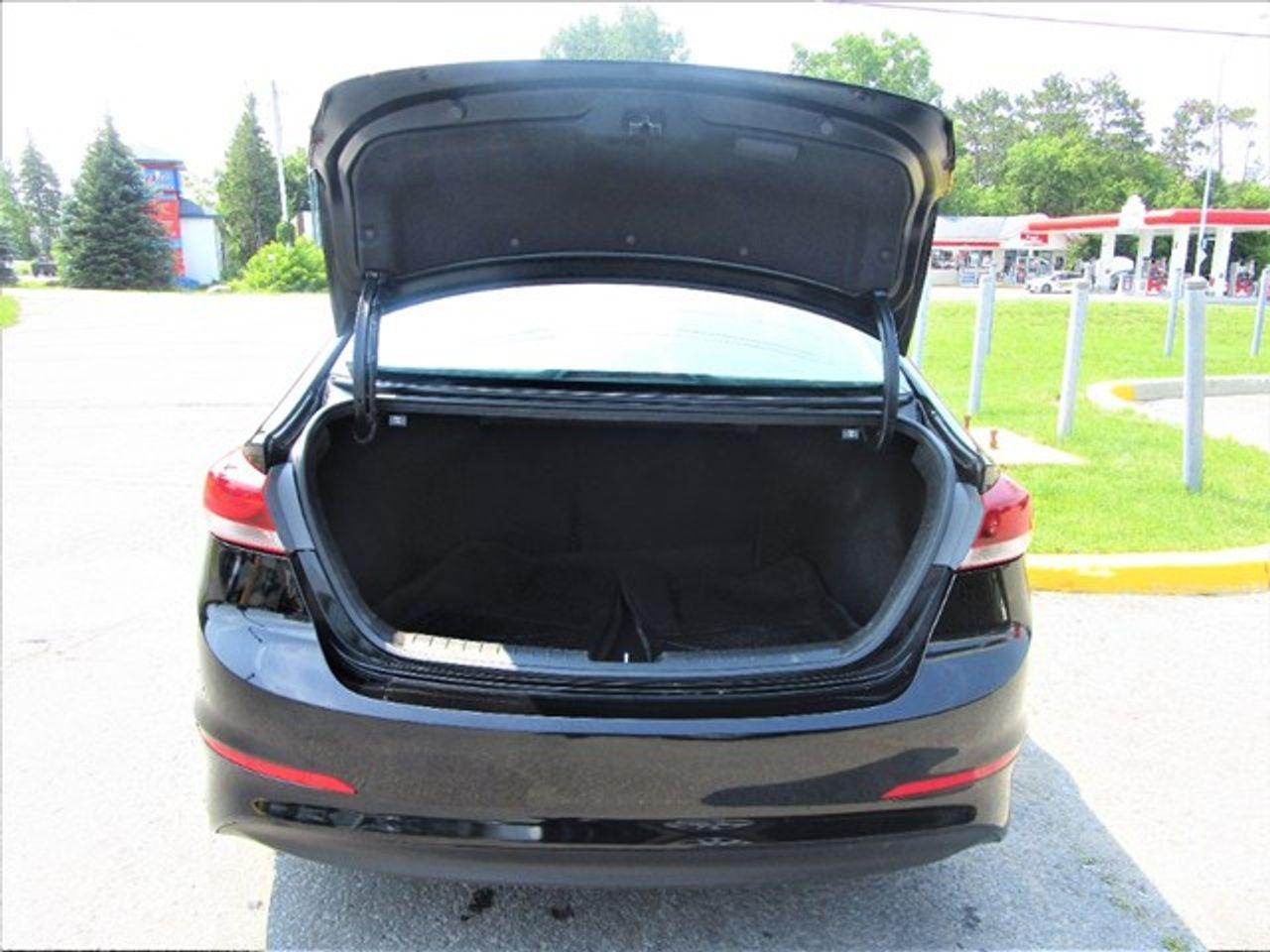 2017 Hyundai Elantra GL-4