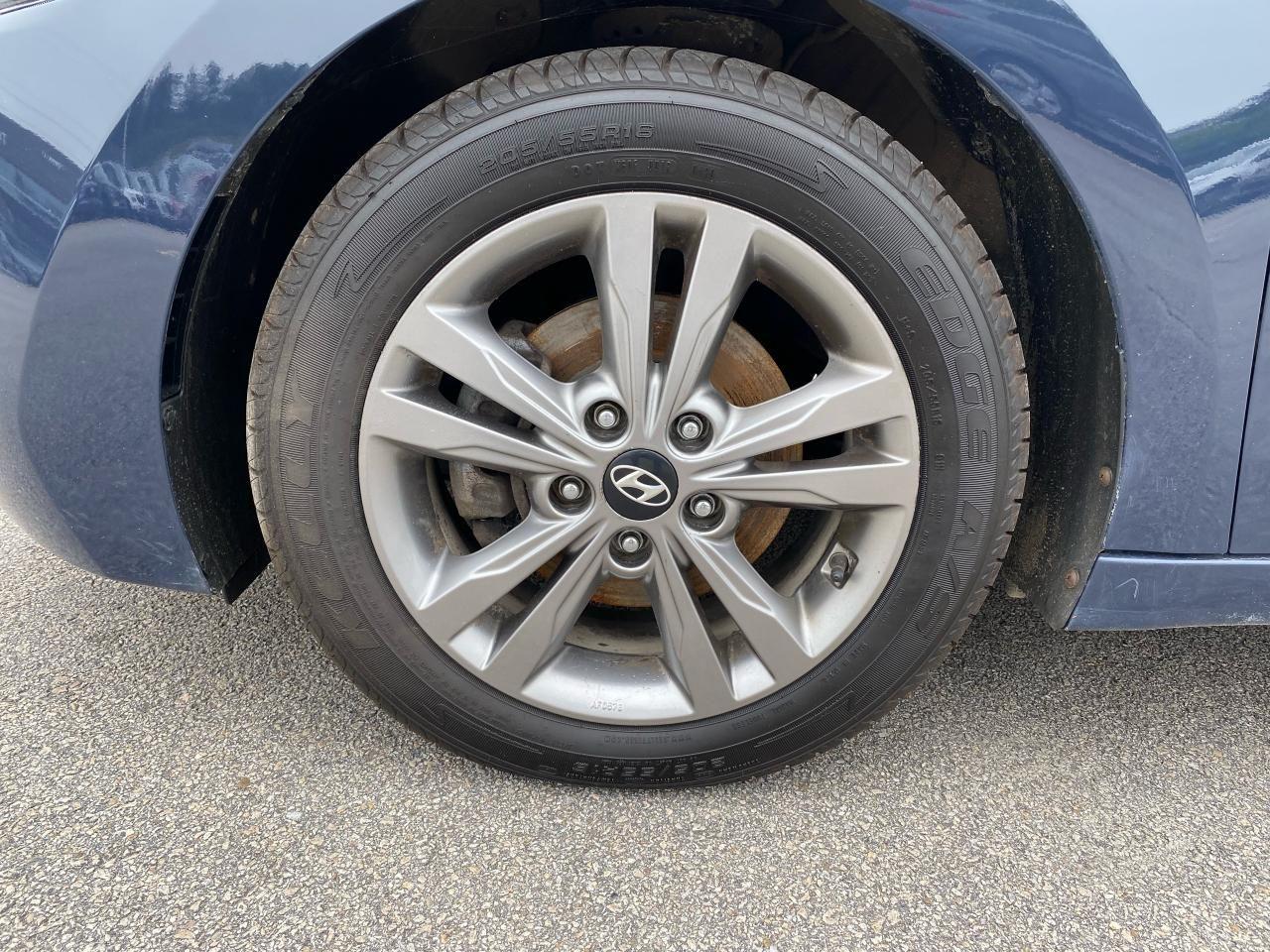 2017 Hyundai Elantra GL-4