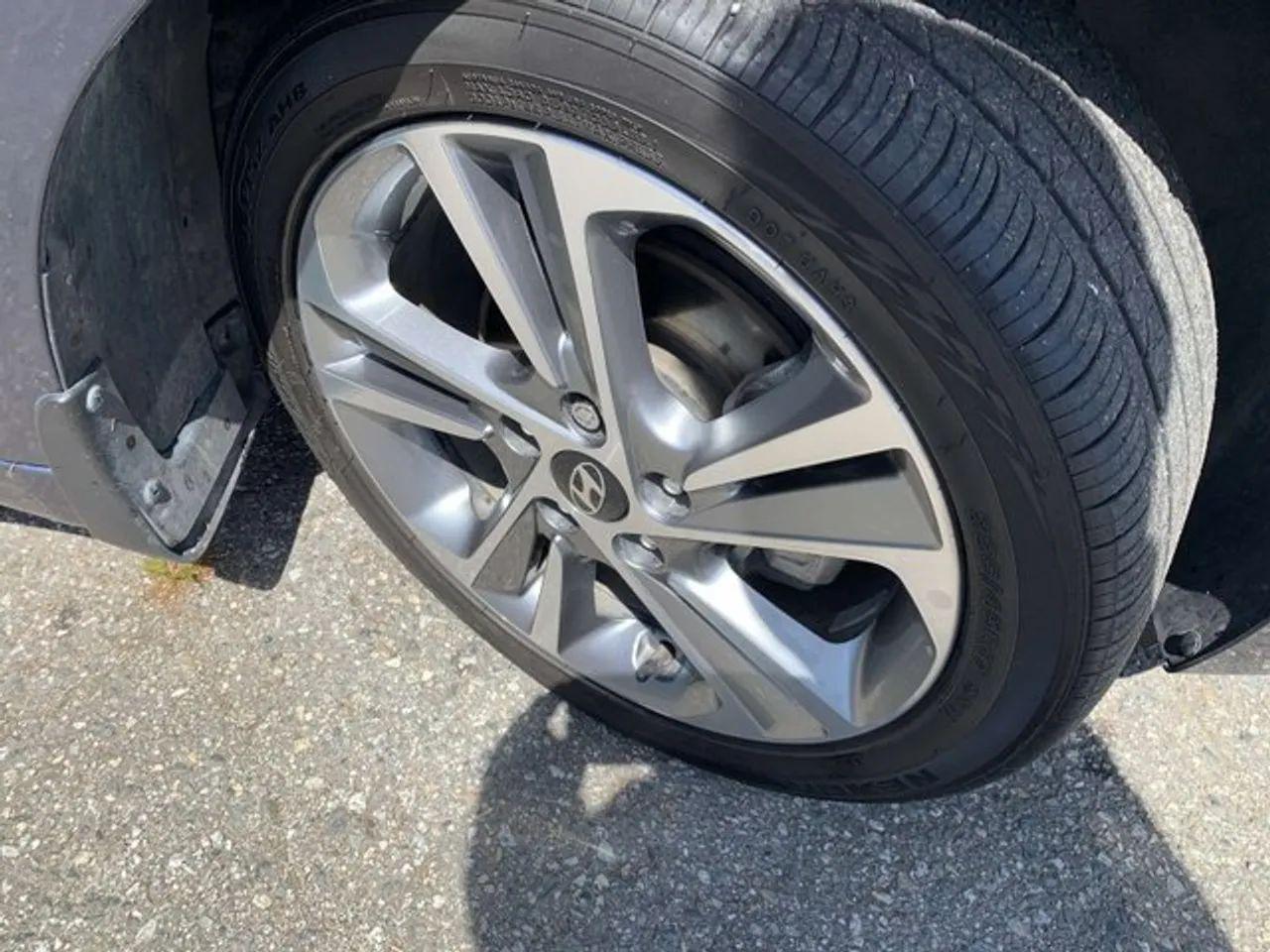 2017 Hyundai Elantra GLS-3