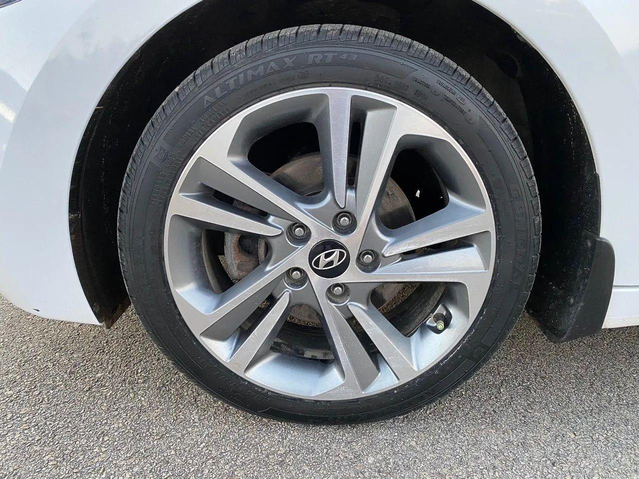 2017 Hyundai Elantra GLS-4
