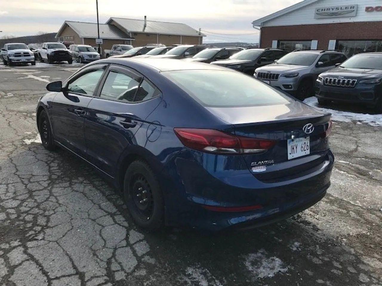 2017 Hyundai Elantra LE-2