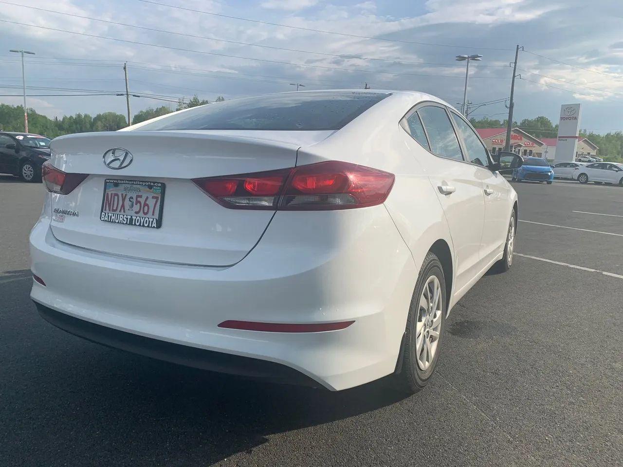 2017 Hyundai Elantra LE-4