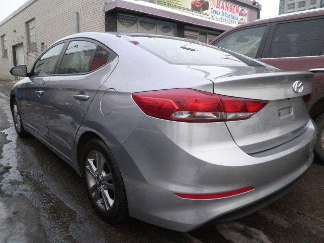 2017 Hyundai Elantra LE-4