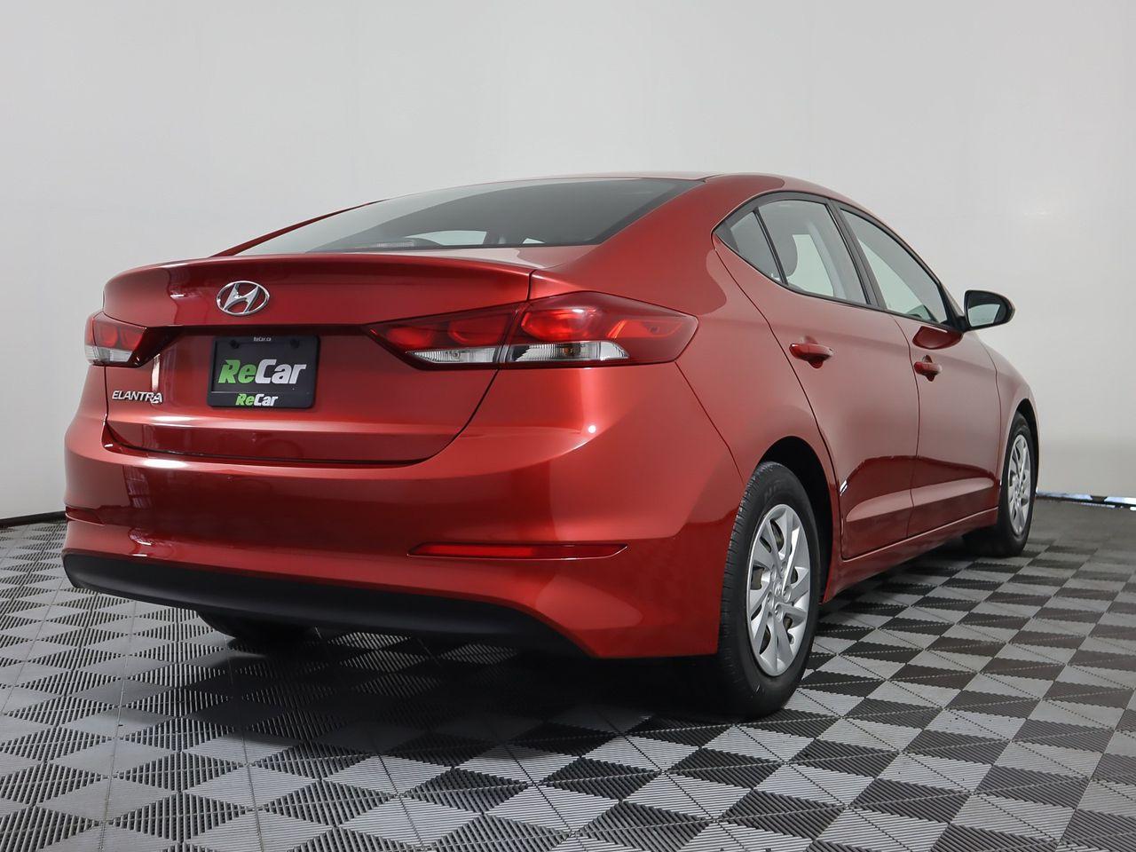 2017 Hyundai Elantra LE-4