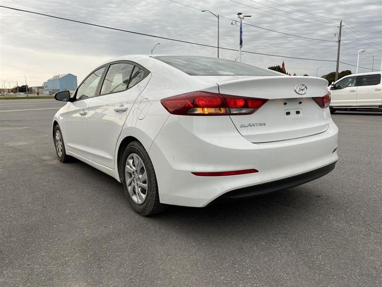 2017 Hyundai Elantra LE-3