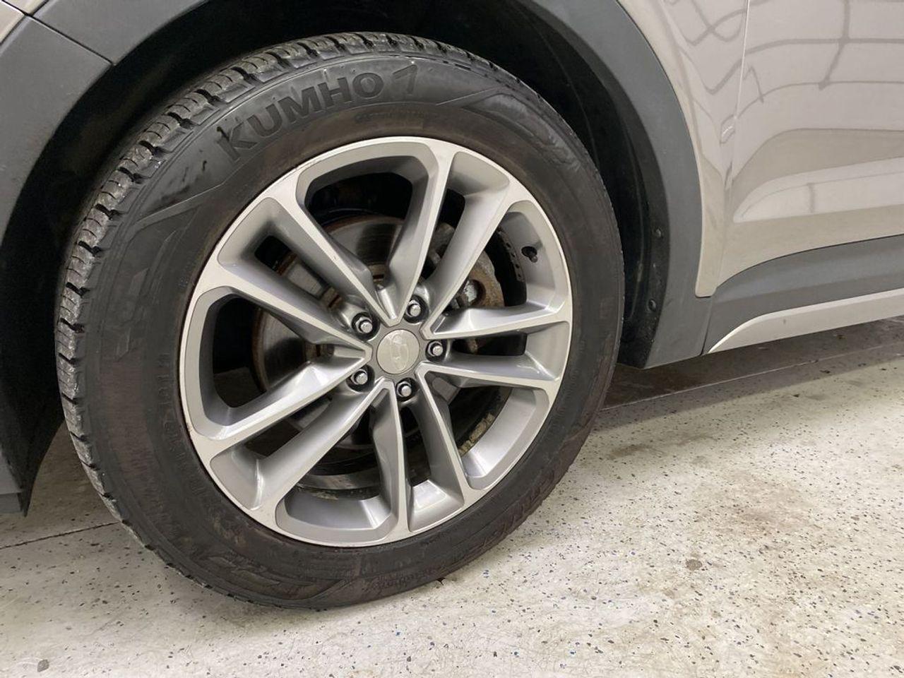 2017 Hyundai Santa Fe Limited-2