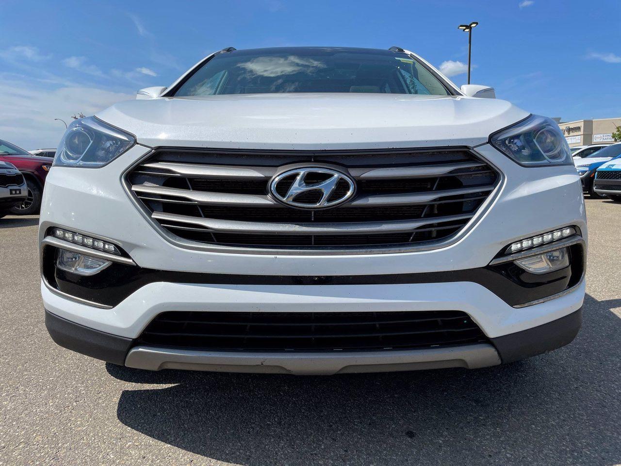 2017 Hyundai Santa Fe Luxury-1