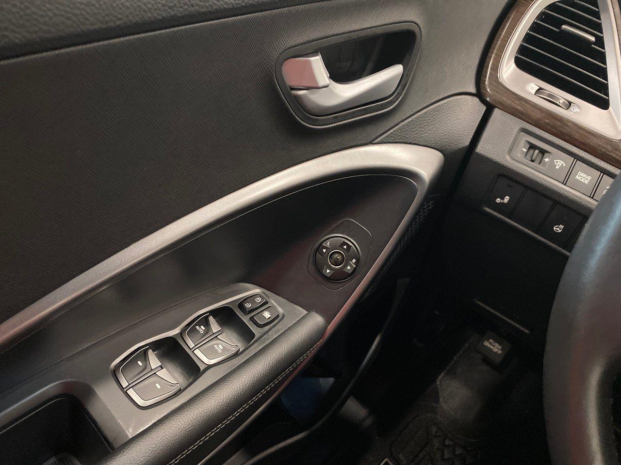 2017 Hyundai Santa Fe SE-3