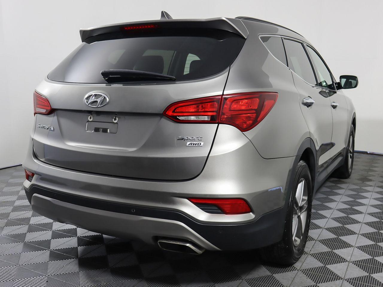2017 Hyundai Santa Fe SE-2