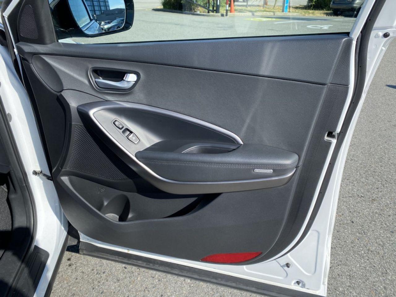 2017 Hyundai Santa Fe -2