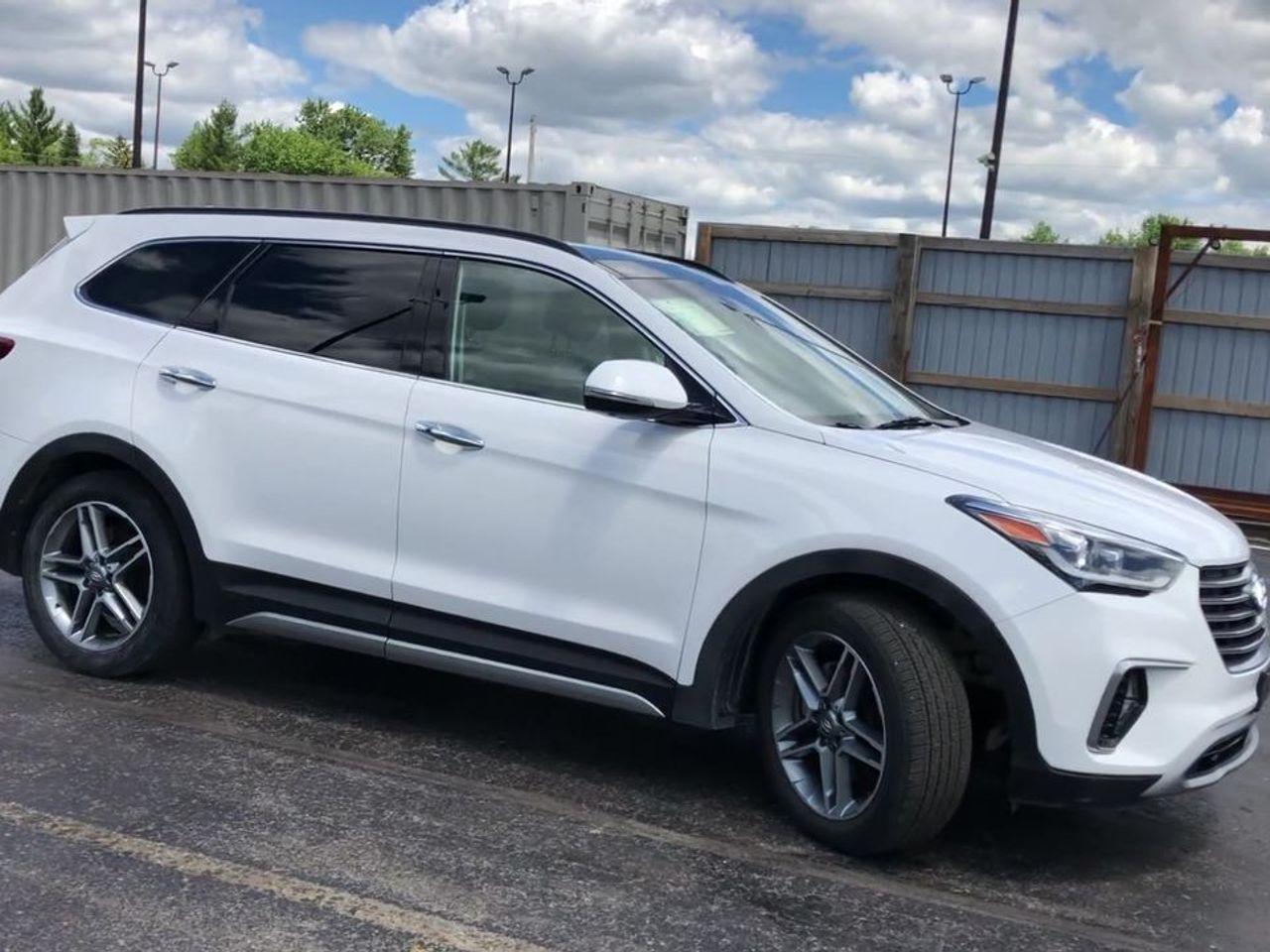 2017 Hyundai Santa Fe -1