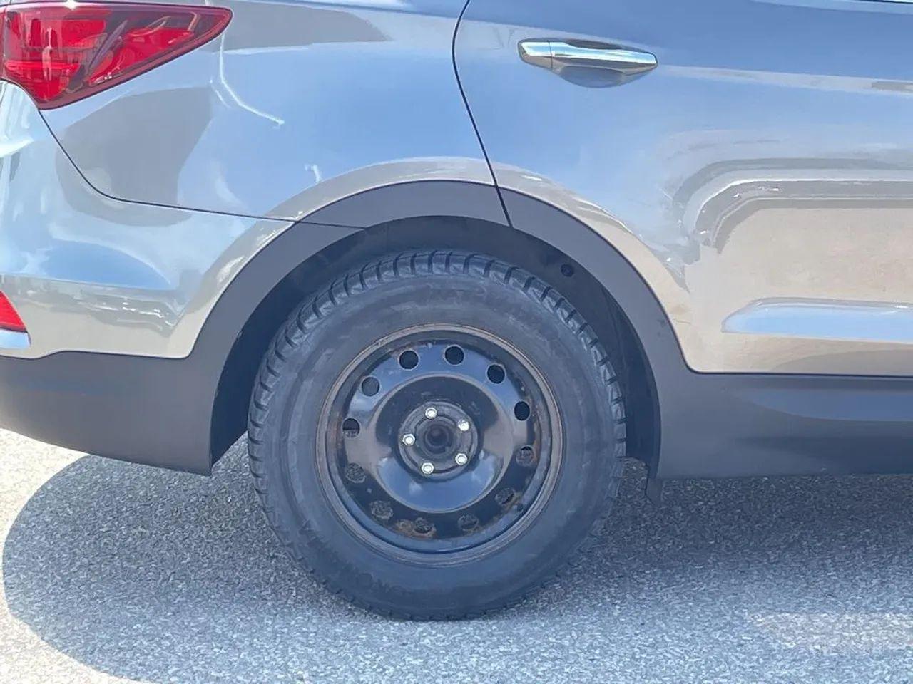 2017 Hyundai Santa Fe -4