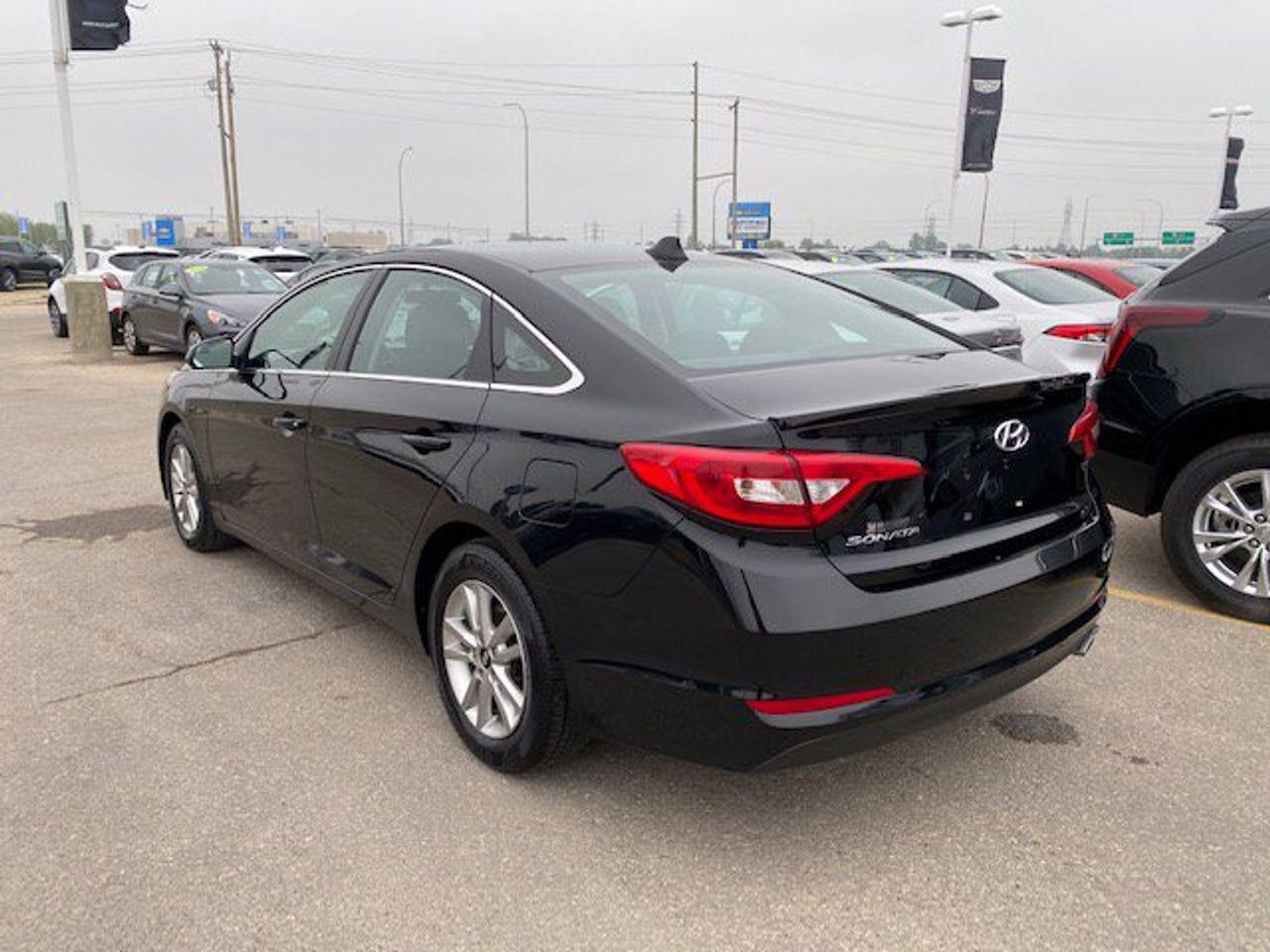 2017 Hyundai Sonata GL-4
