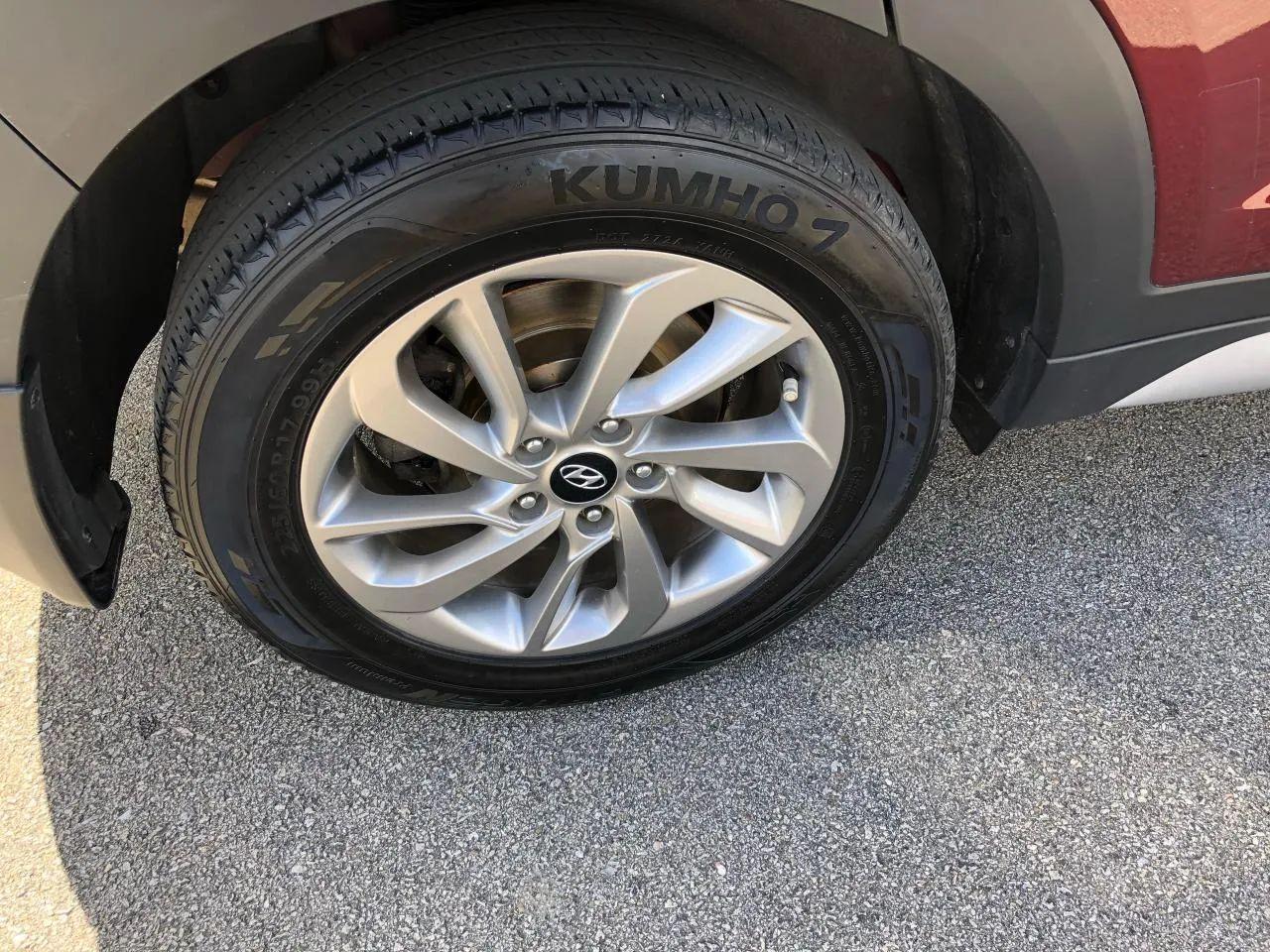 2017 Hyundai Tucson SE-3