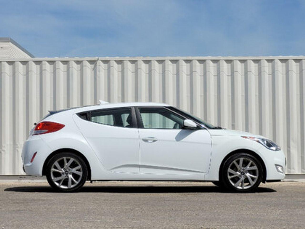 2017 Hyundai Veloster SE-3