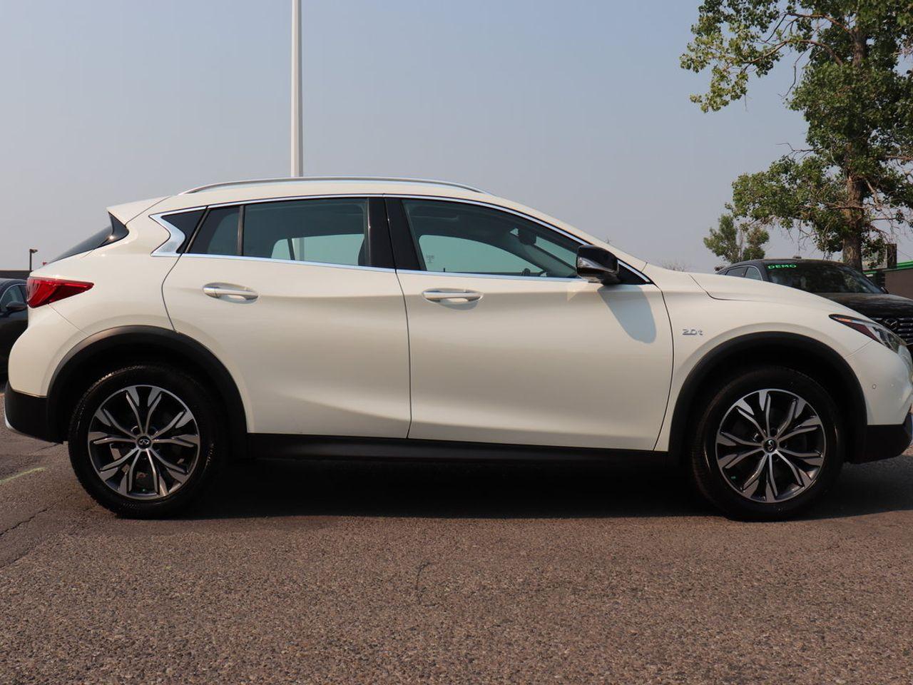 2017 Infiniti QX30 -4
