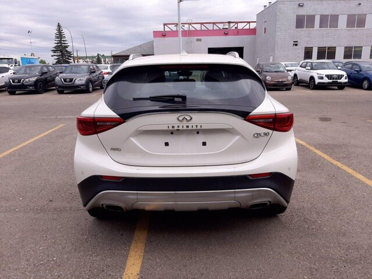 2017 Infiniti QX30 -4