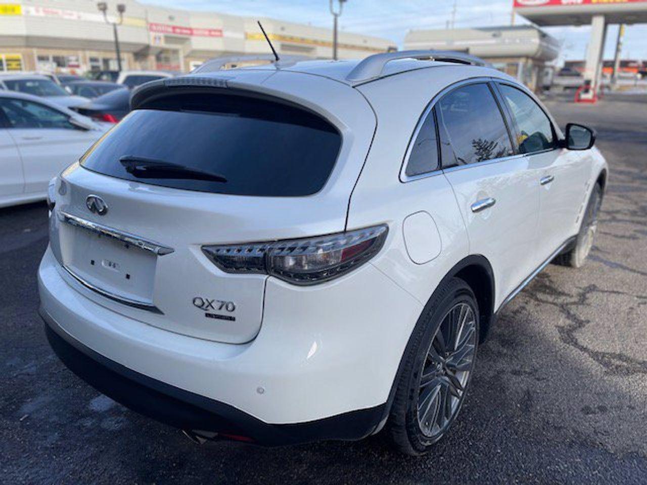 2017 Infiniti QX70 -4