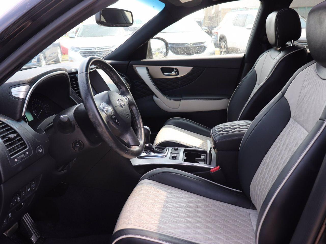 2017 Infiniti QX70 -1