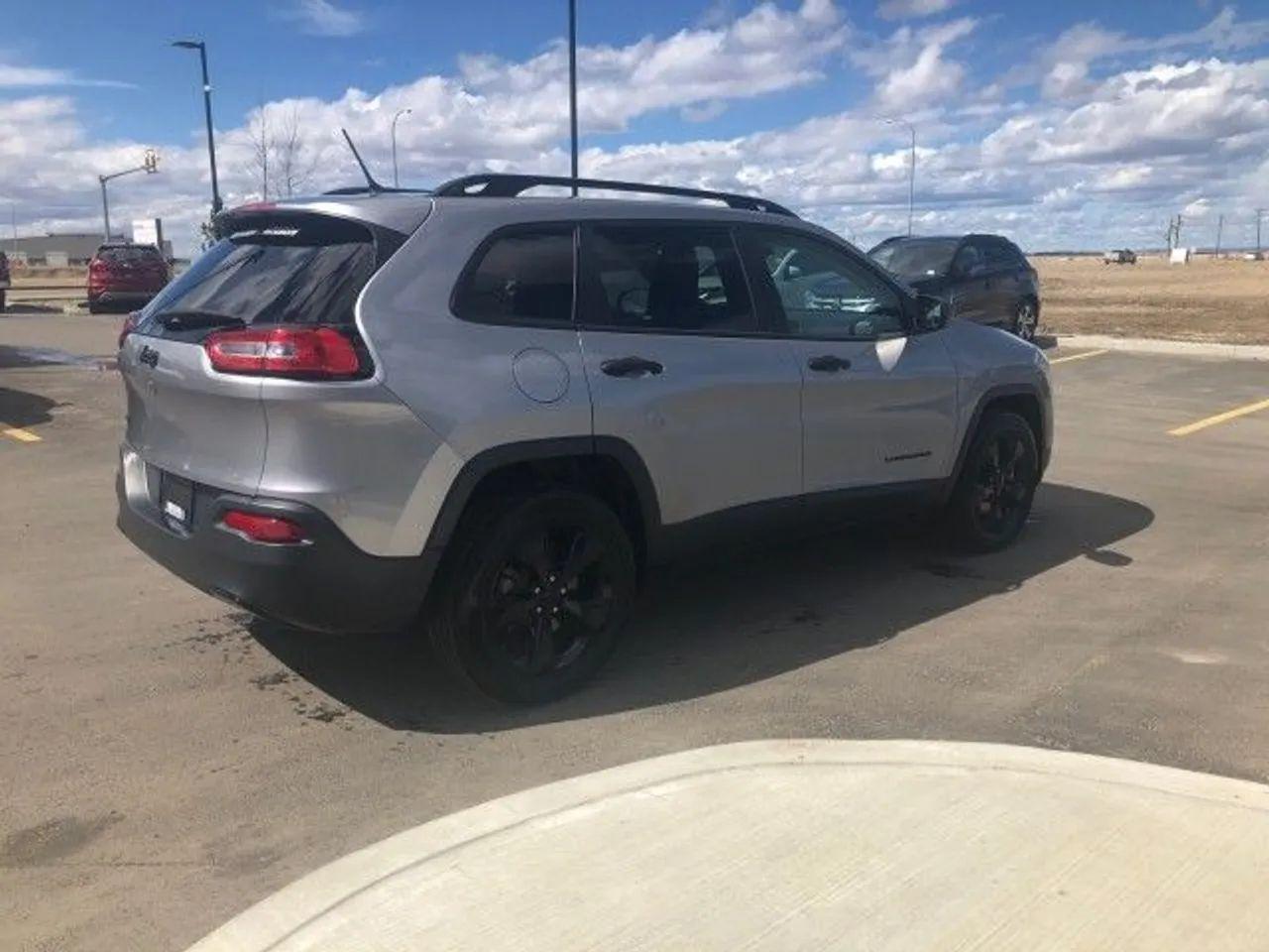 2017 Jeep Cherokee Altitude-4