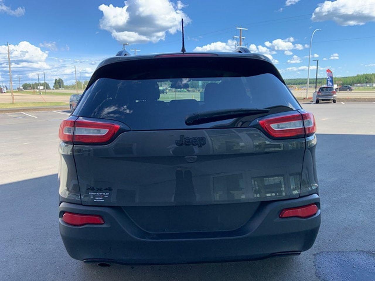 2017 Jeep Cherokee -3