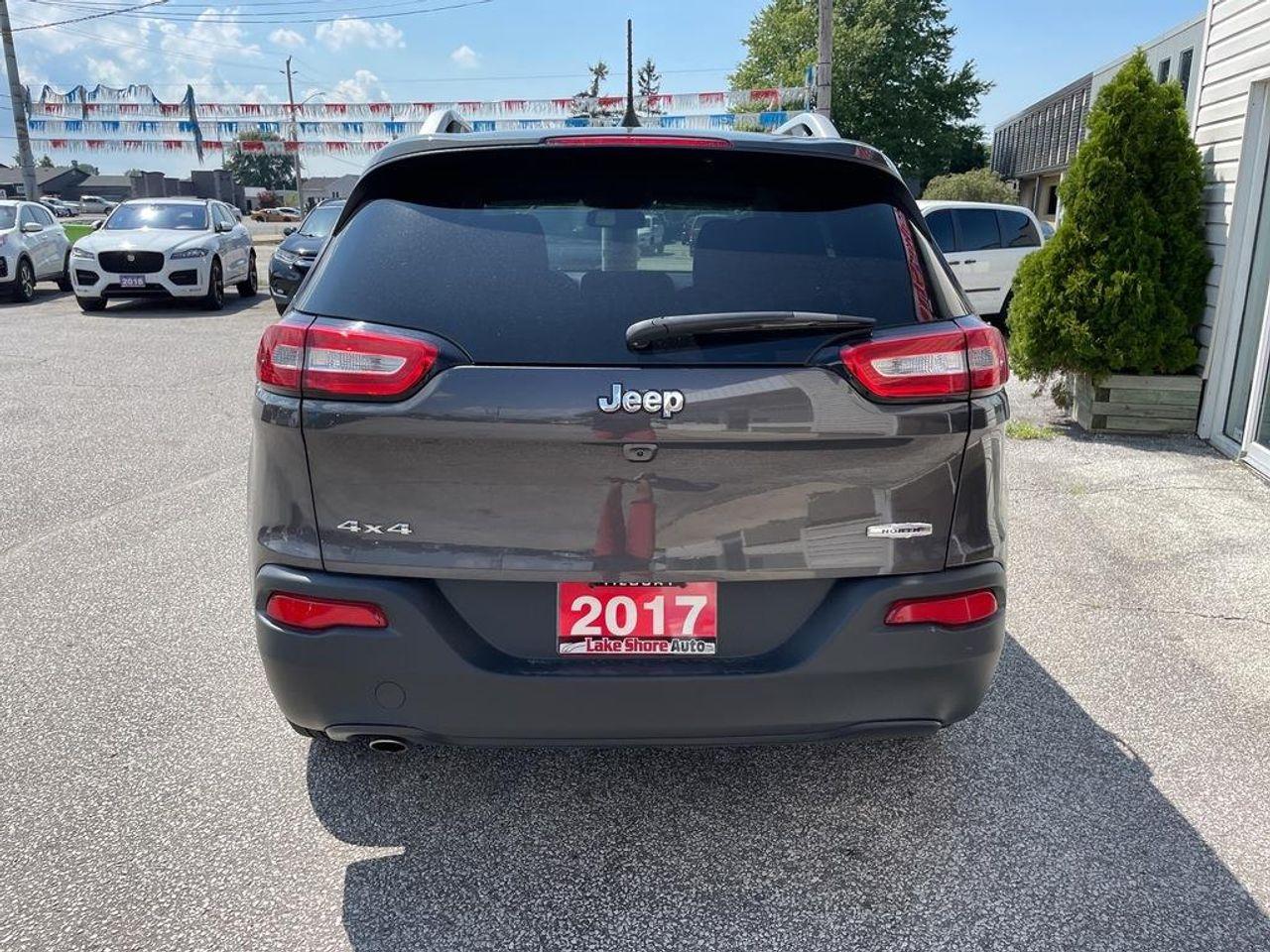 2017 Jeep Cherokee North-3