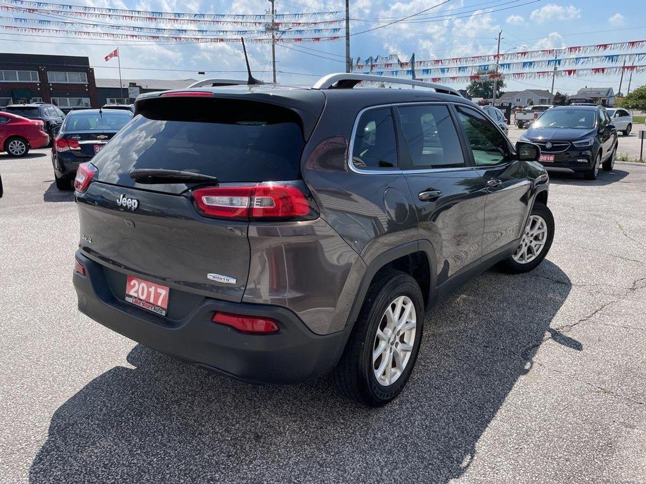 2017 Jeep Cherokee North-4