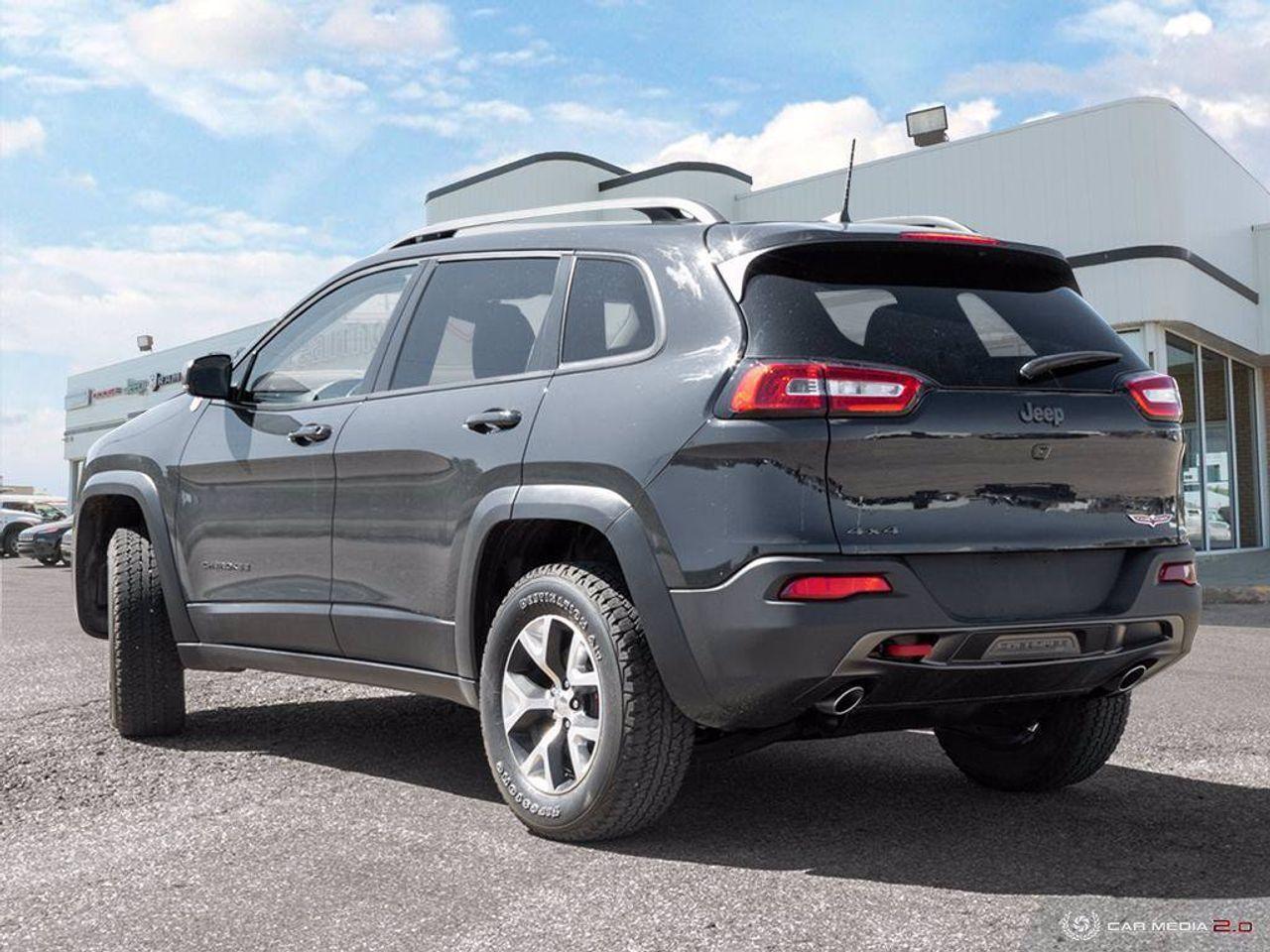 2017 Jeep Cherokee Trailhawk-4