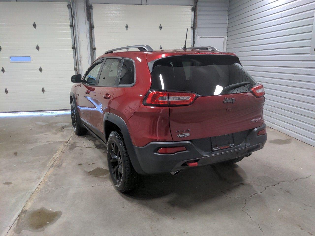 2017 Jeep Cherokee Trailhawk-2