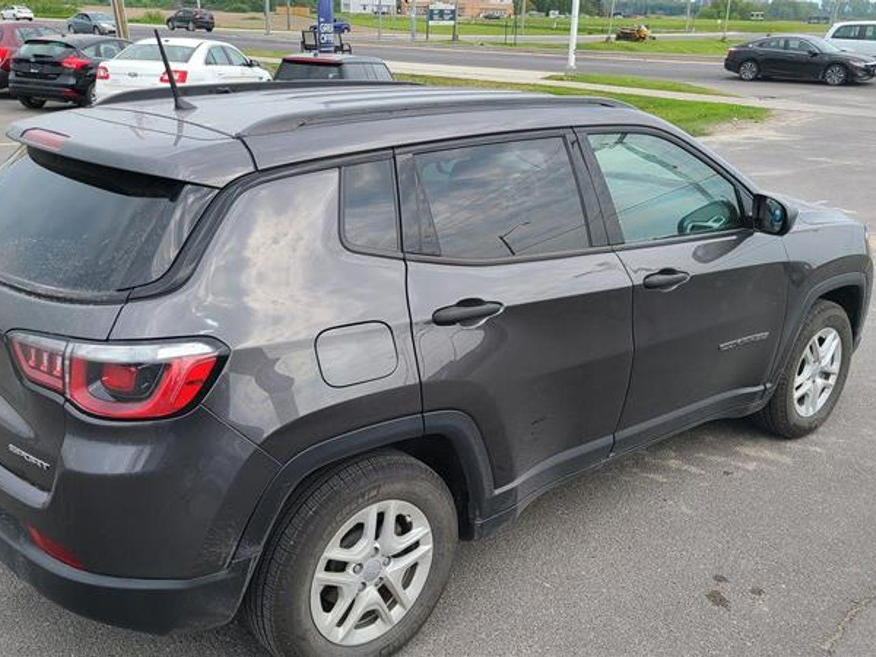 2017 Jeep Compass -3