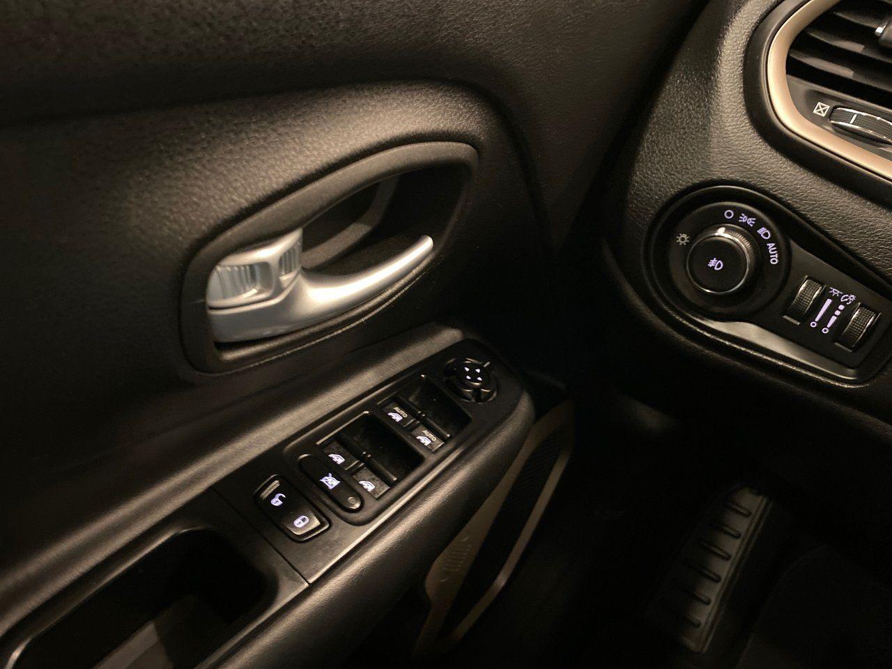 2017 Jeep Renegade Limited-3