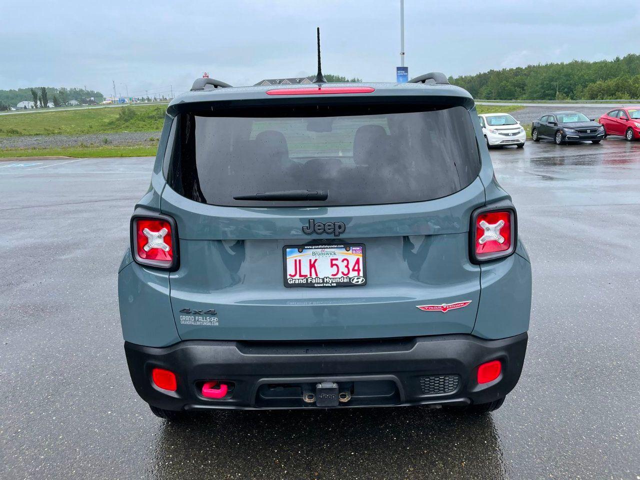 2017 Jeep Renegade Trailhawk-4