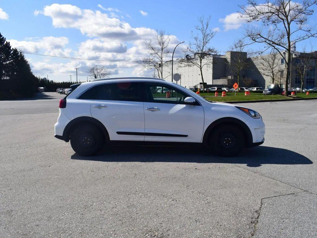 2017 Kia Niro Touring-4