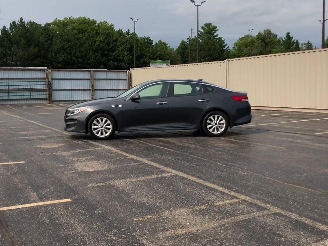 2017 Kia Optima LX-4