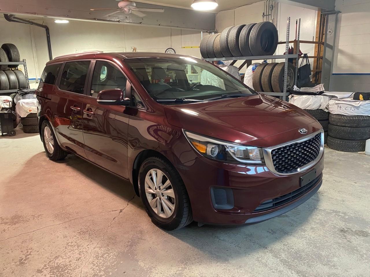 2017 Kia Sedona LX-1