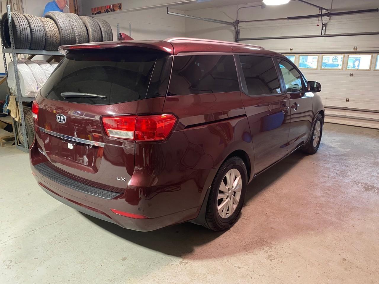 2017 Kia Sedona LX-2