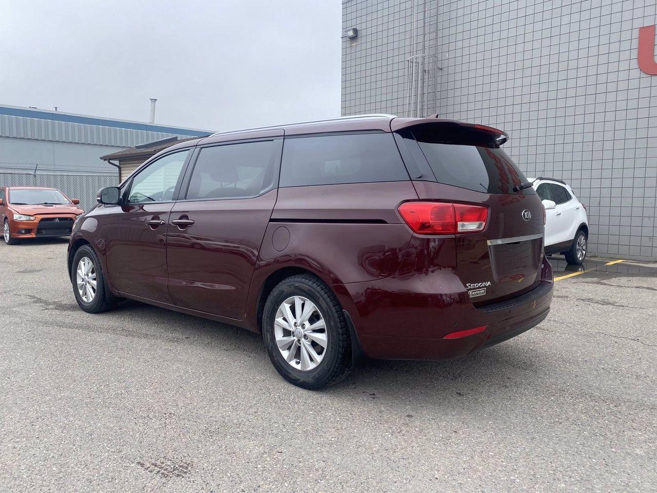 2017 Kia Sedona LX-1
