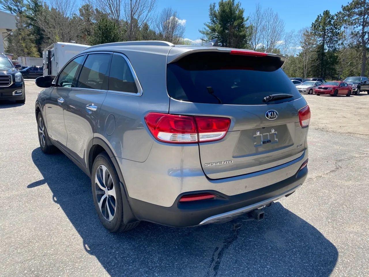2017 Kia Sorento eX-2