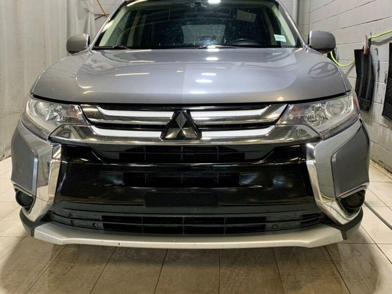 2017 Mitsubishi Outlander ES-2