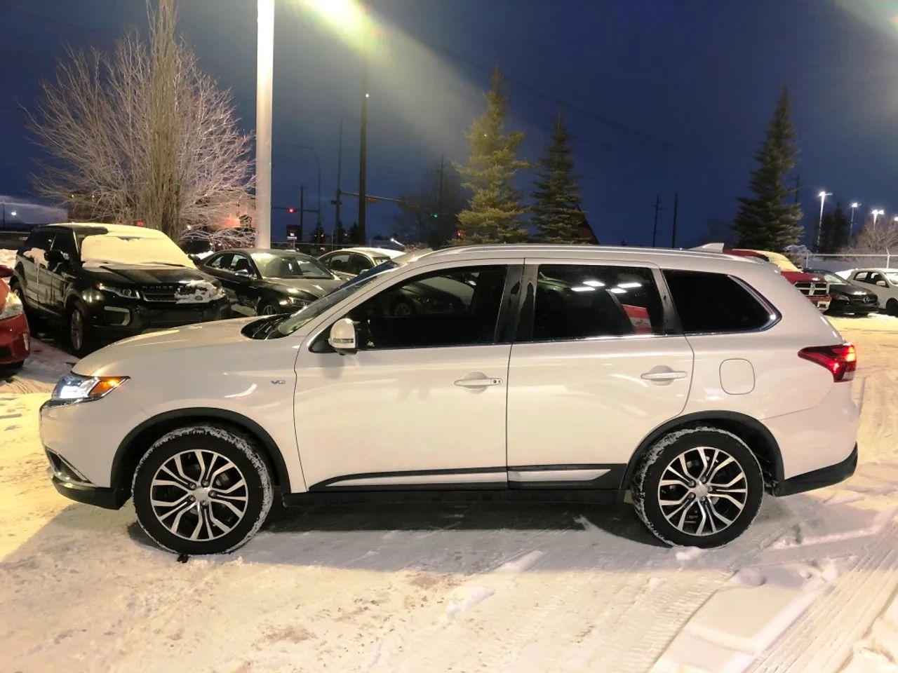 2017 Mitsubishi Outlander GT-3