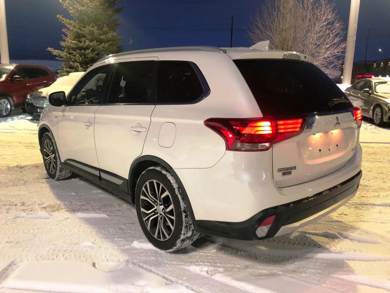 2017 Mitsubishi Outlander GT-4