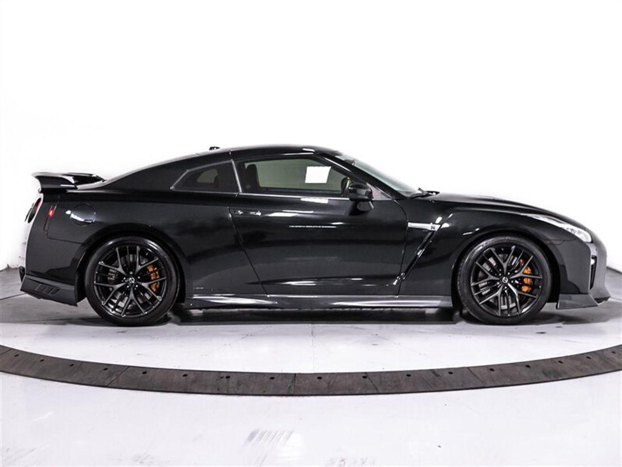 2017 Nissan GT-R Premium-3