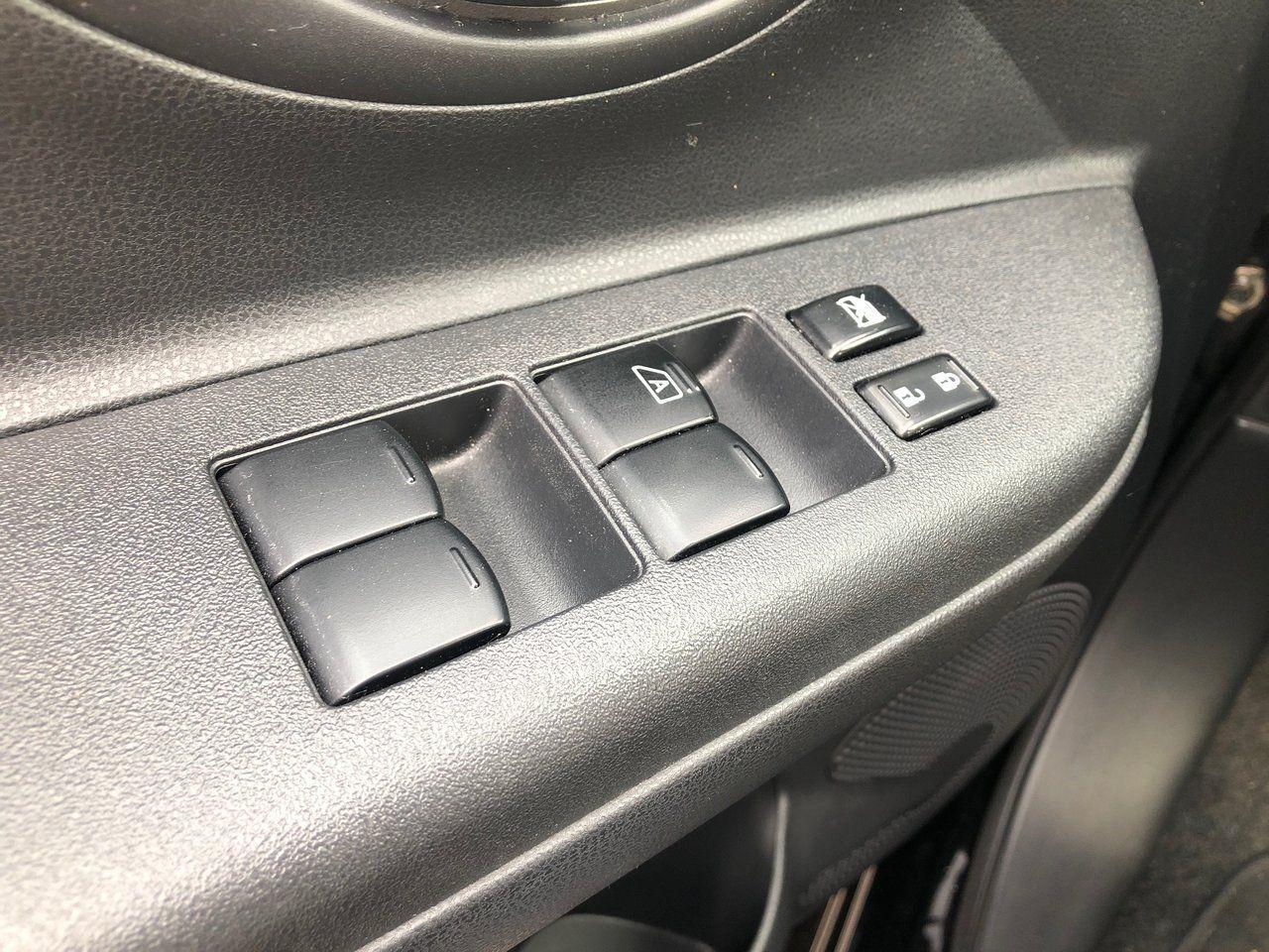 2017 Nissan Micra Base-4