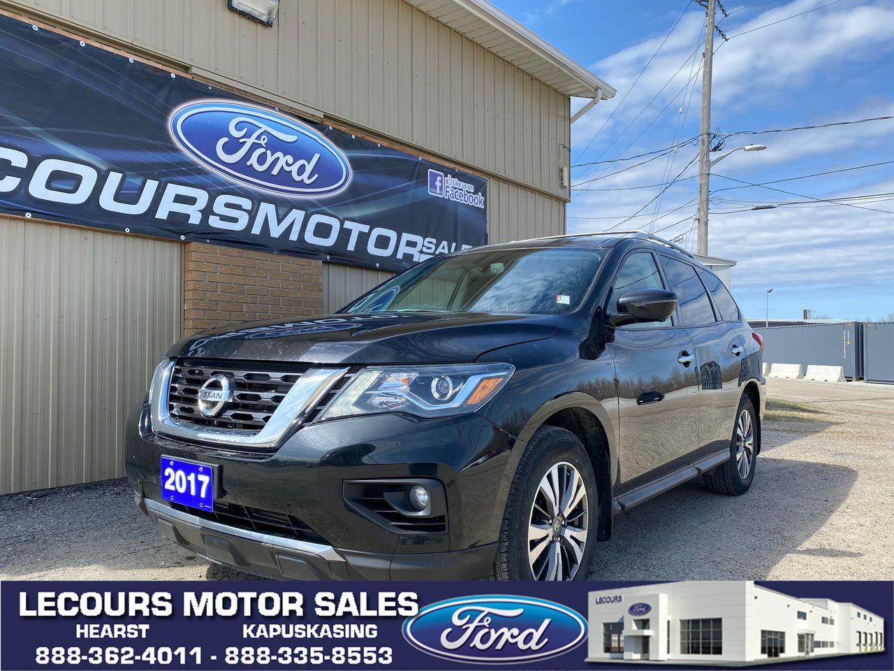 2017 Nissan Pathfinder S-0