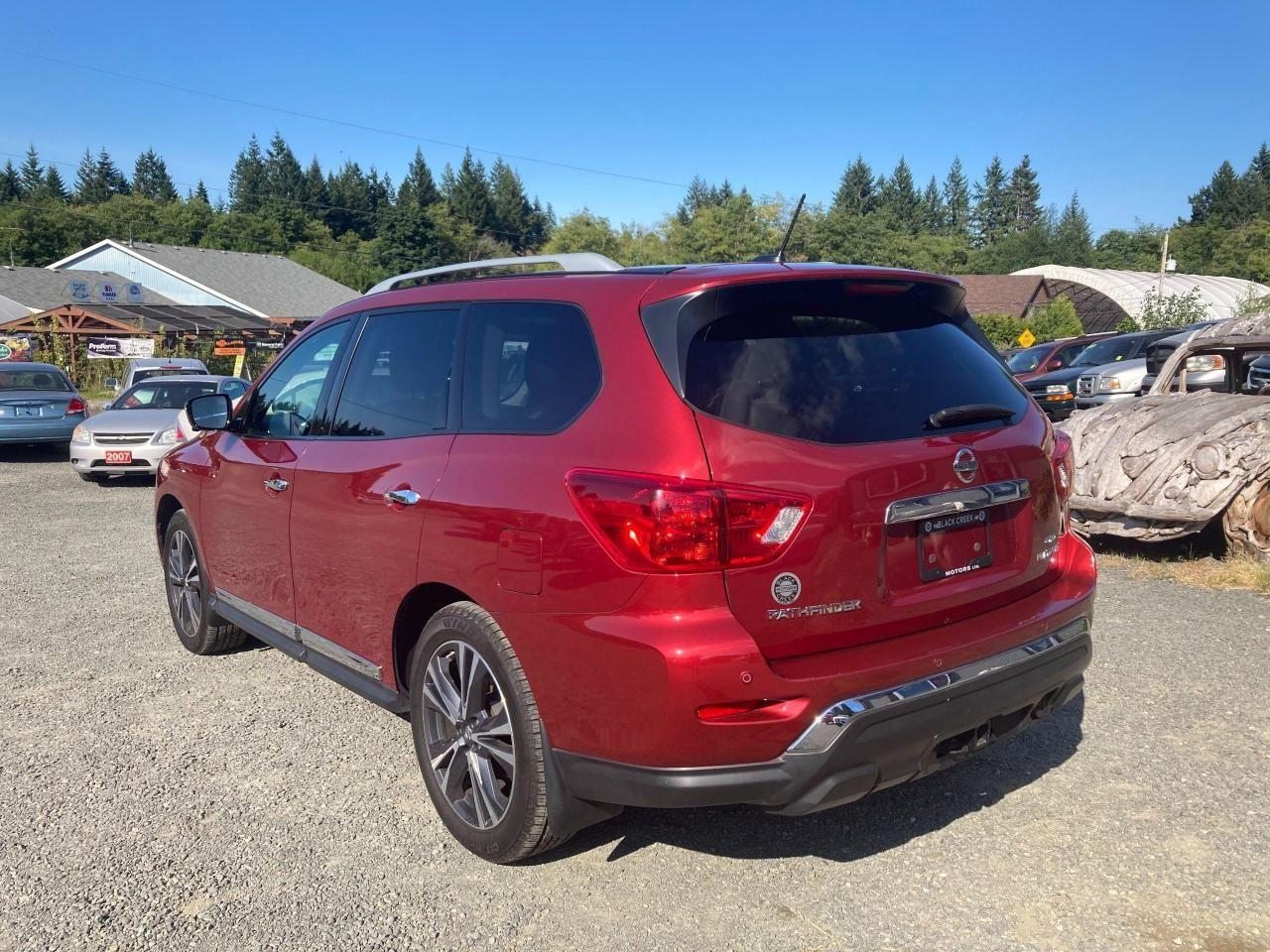 2017 Nissan Pathfinder S-2