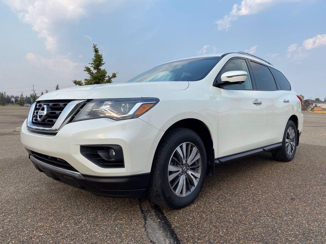 2017 Nissan Pathfinder S-0