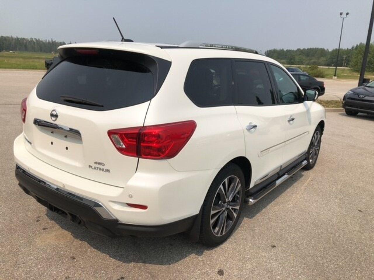 2017 Nissan Pathfinder S-2