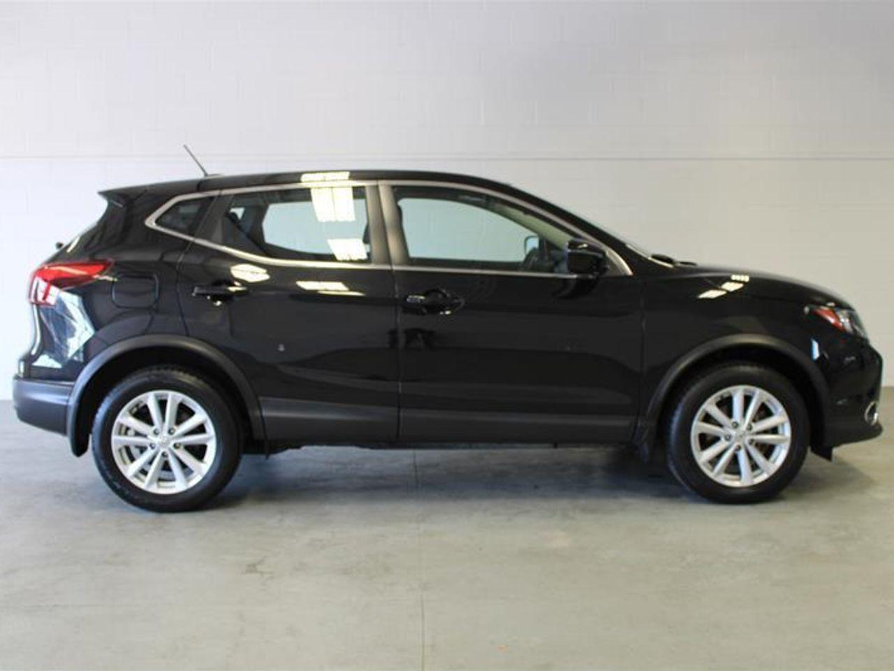 2017 Nissan Qashqai SV-0