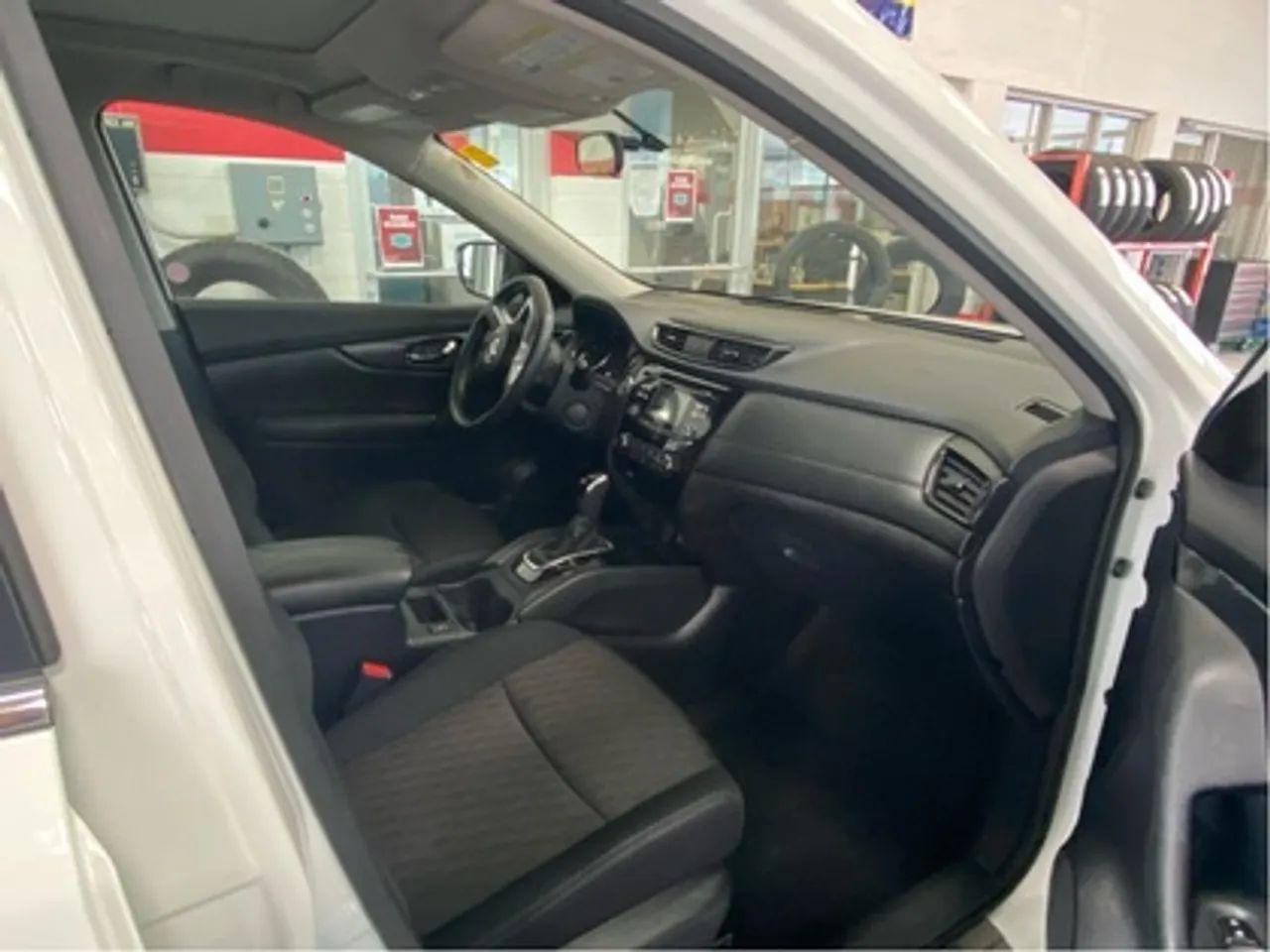 2017 Nissan Rogue S-4